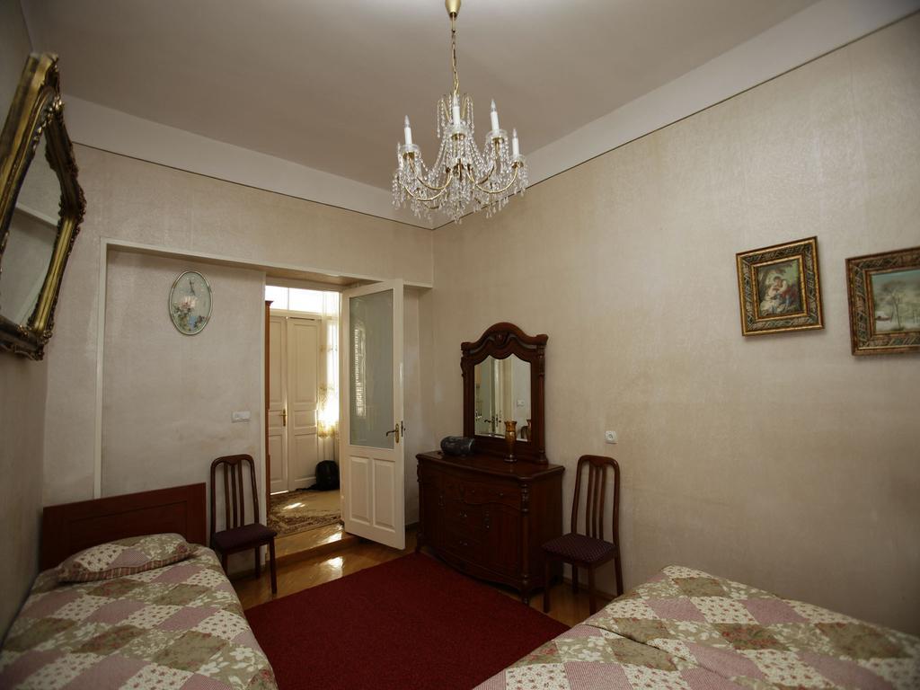 Hotel Leila Tbilisi Pokoj fotografie